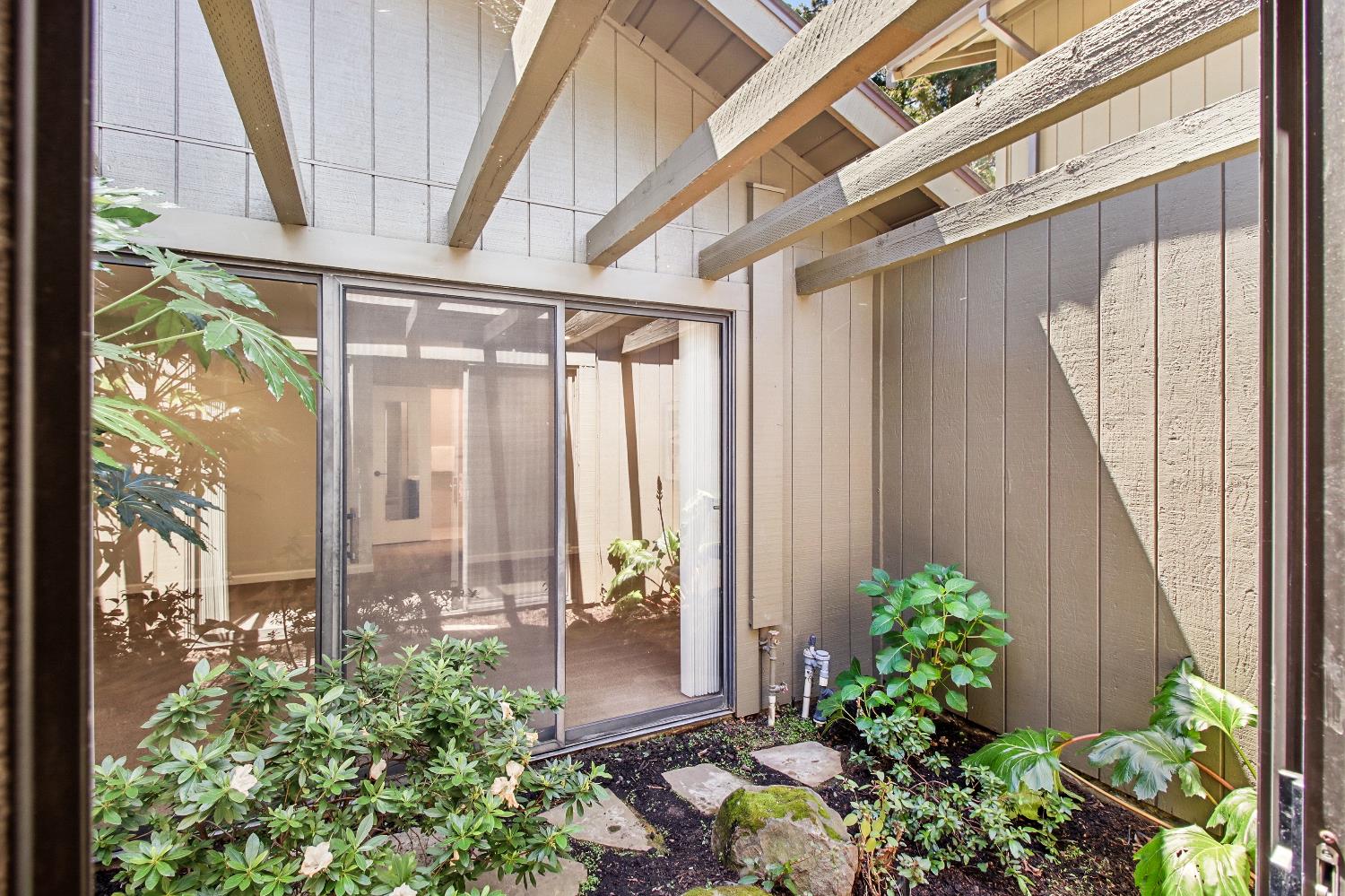 Detail Gallery Image 39 of 59 For 306 East Ranch Rd, Sacramento,  CA 95825 - 2 Beds | 2 Baths