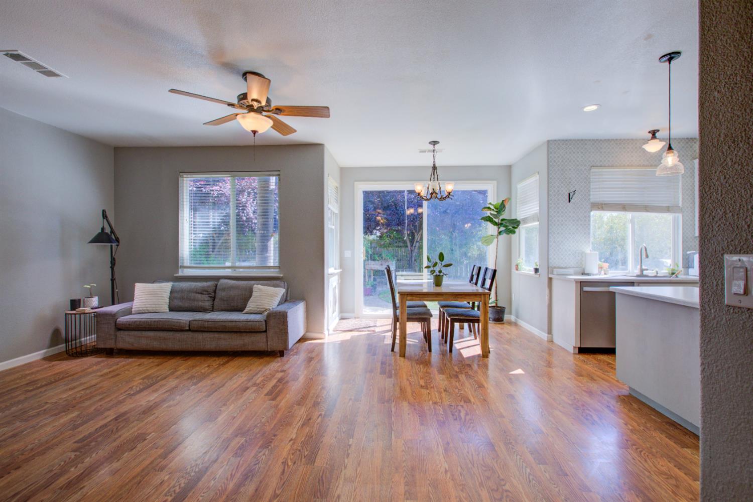 Detail Gallery Image 19 of 49 For 2341 Summersong Ct, Turlock,  CA 95382 - 6 Beds | 3 Baths