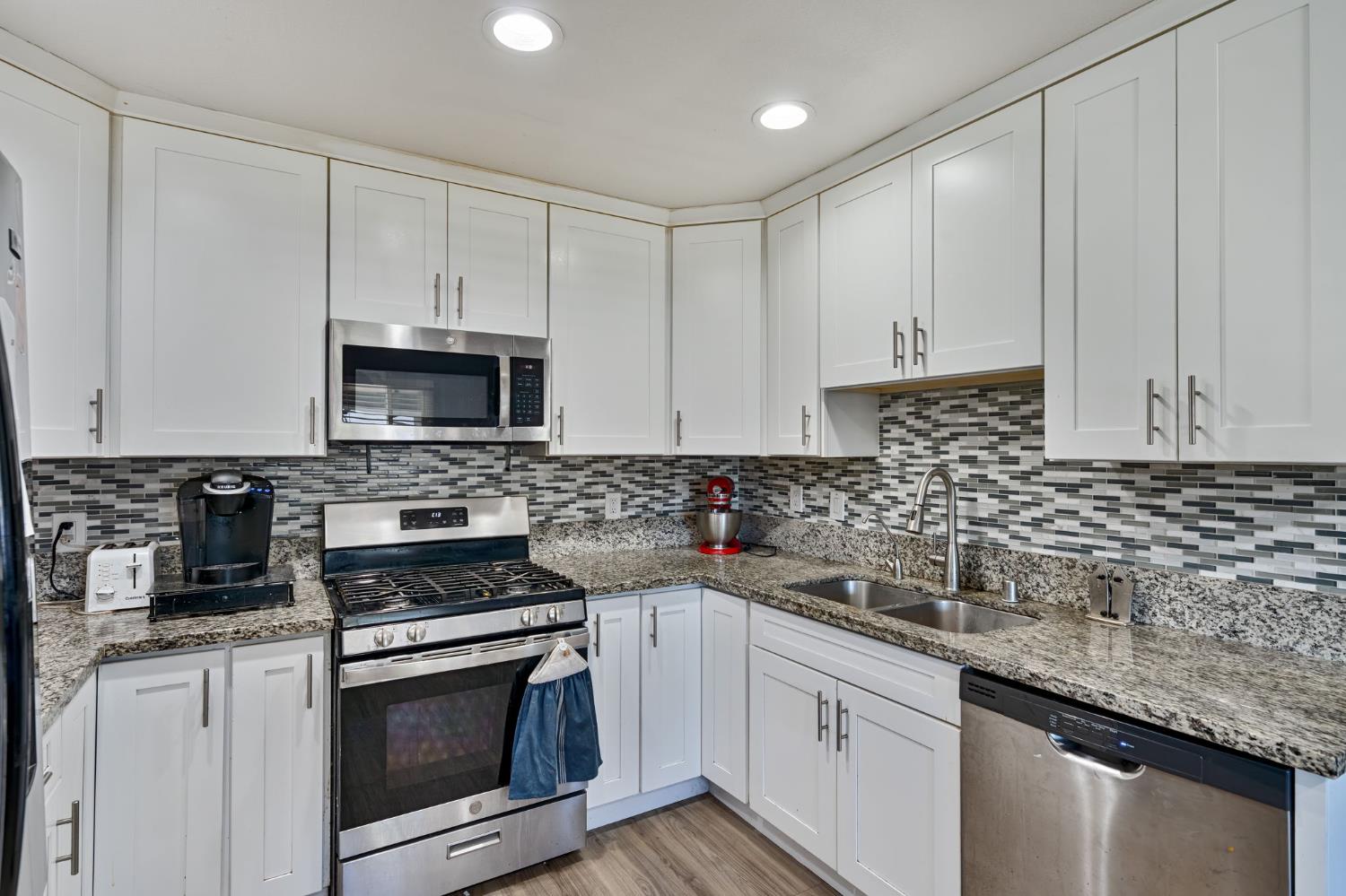 Norcut Court, Sacramento, California image 9