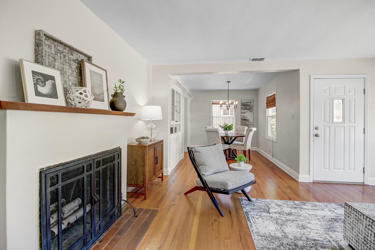 Detail Gallery Image 11 of 48 For 5960 12th Ave, Sacramento,  CA 95820 - 3 Beds | 1 Baths