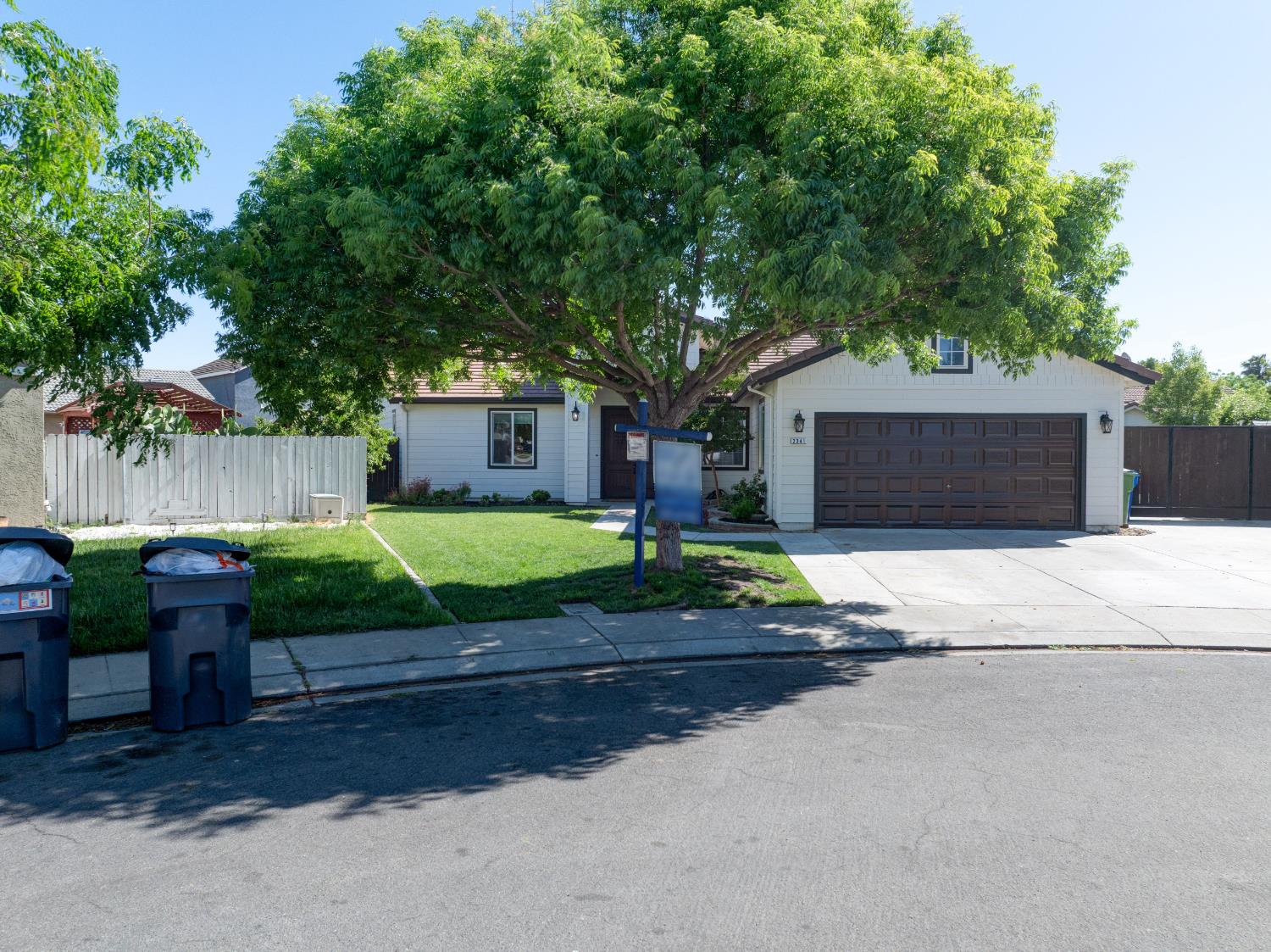Detail Gallery Image 3 of 49 For 2341 Summersong Ct, Turlock,  CA 95382 - 6 Beds | 3 Baths
