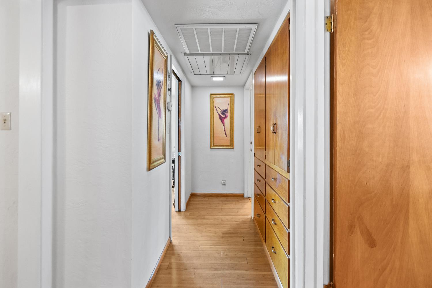 Detail Gallery Image 35 of 47 For 1824 Maryal Dr, Sacramento,  CA 95864 - 3 Beds | 2 Baths