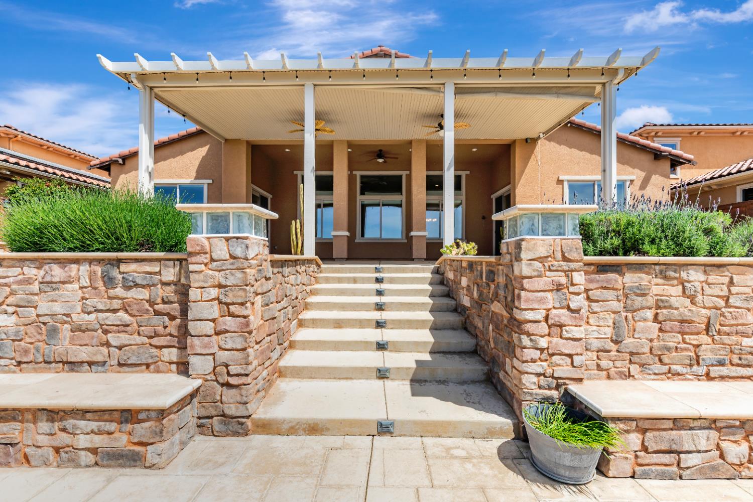 Detail Gallery Image 33 of 41 For 1587 Como Dr, Manteca,  CA 95337 - 3 Beds | 3/1 Baths