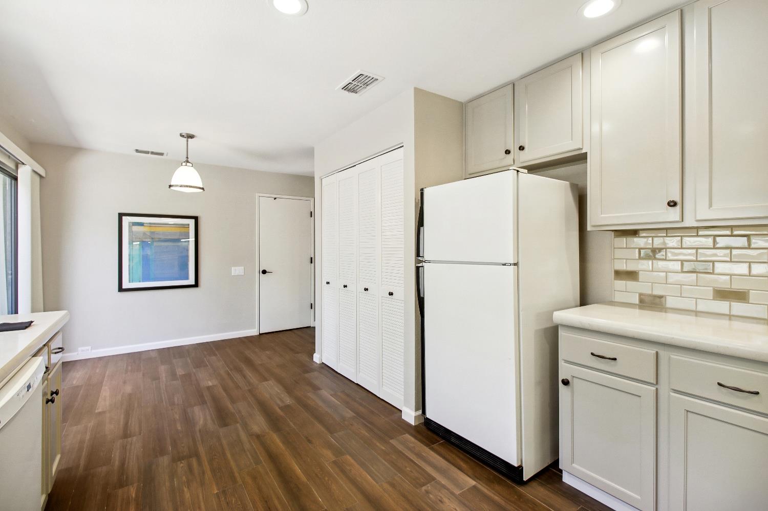 Detail Gallery Image 28 of 59 For 306 East Ranch Rd, Sacramento,  CA 95825 - 2 Beds | 2 Baths