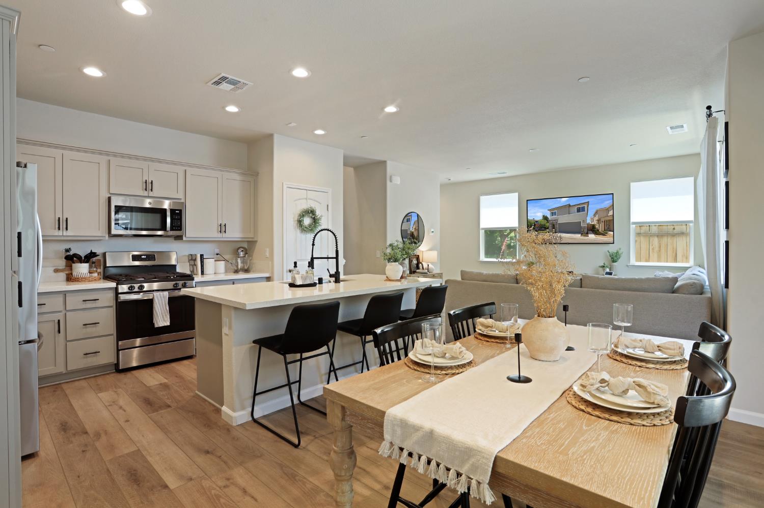 Detail Gallery Image 16 of 38 For 3921 Dedication Dr, Turlock,  CA 95382 - 3 Beds | 2/1 Baths