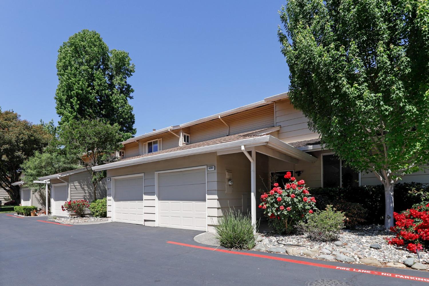 La Riviera Drive, Sacramento, California image 35