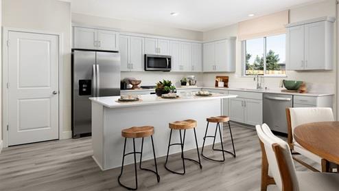 Detail Gallery Image 3 of 7 For 160 Mccleod, Hercules,  CA 94547 - 5 Beds | 3 Baths
