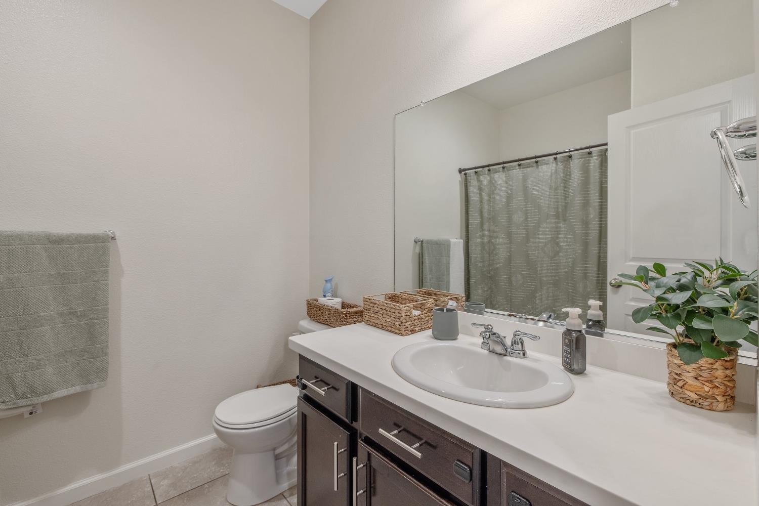 Detail Gallery Image 21 of 45 For 1066 Jade Way, Lemoore,  CA 93245 - 3 Beds | 2 Baths