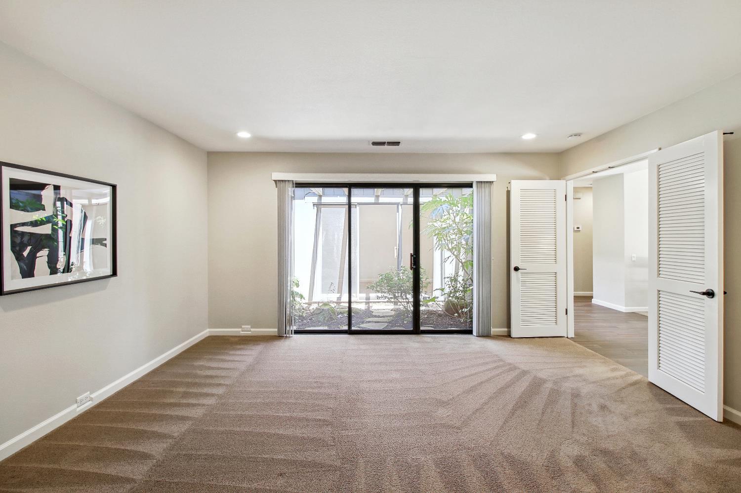 Detail Gallery Image 33 of 59 For 306 East Ranch Rd, Sacramento,  CA 95825 - 2 Beds | 2 Baths