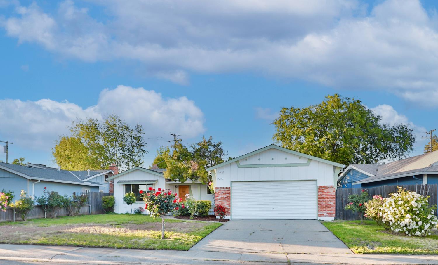 Lake Forest Drive, Sacramento, California image 1