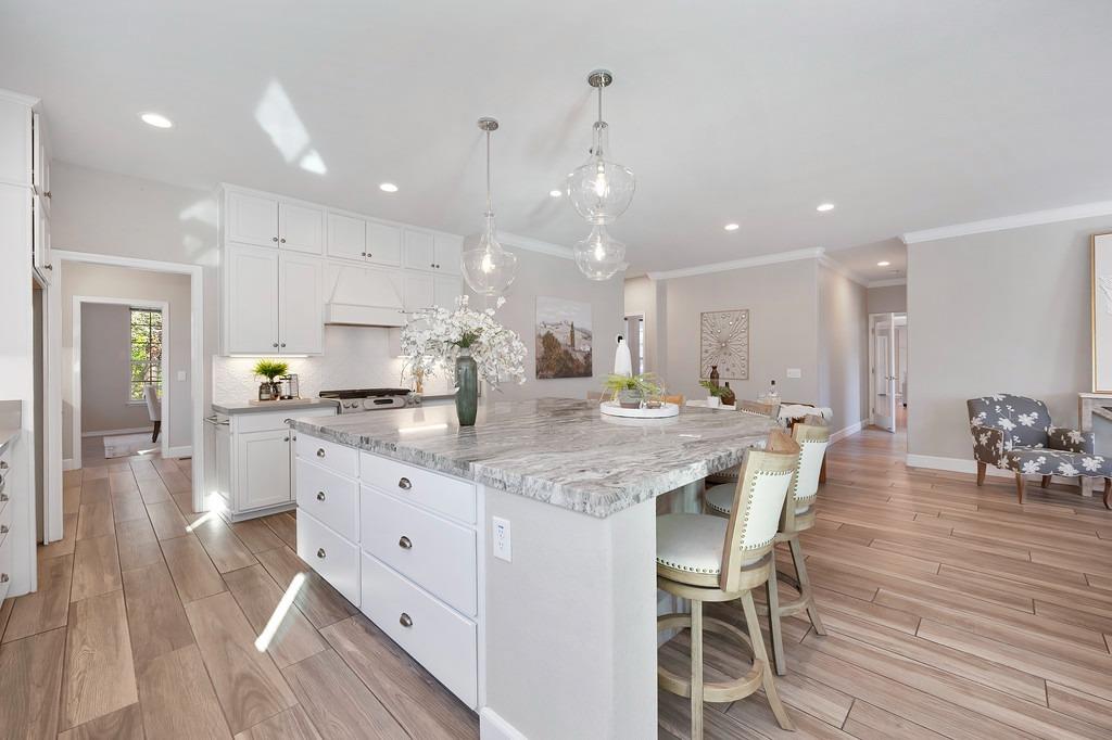 Detail Gallery Image 17 of 92 For 3710 Sutter Hill Ln, Carmichael,  CA 95608 - 4 Beds | 3/1 Baths