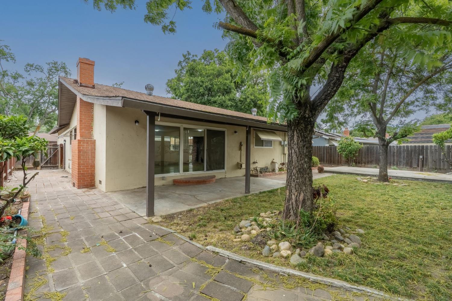Detail Gallery Image 24 of 26 For 1610 Maplewood Dr, Modesto,  CA 95350 - 3 Beds | 2 Baths