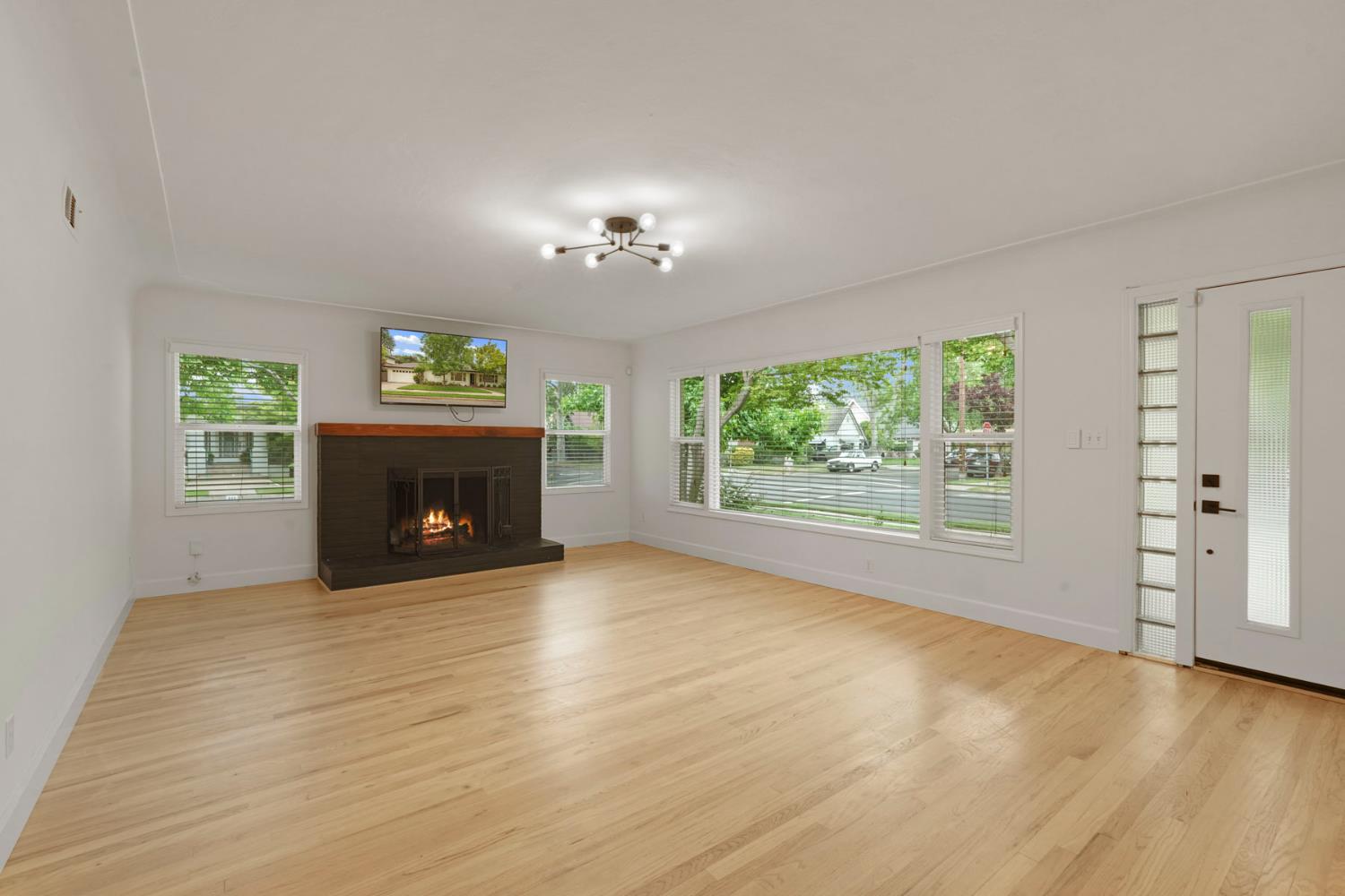 Detail Gallery Image 10 of 49 For 205 S Crescent Ave, Lodi,  CA 95240 - 3 Beds | 2 Baths