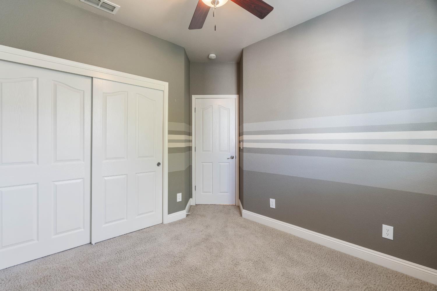 Detail Gallery Image 12 of 36 For 251 Martis Valley Cir, Sacramento,  CA 95835 - 4 Beds | 2/1 Baths