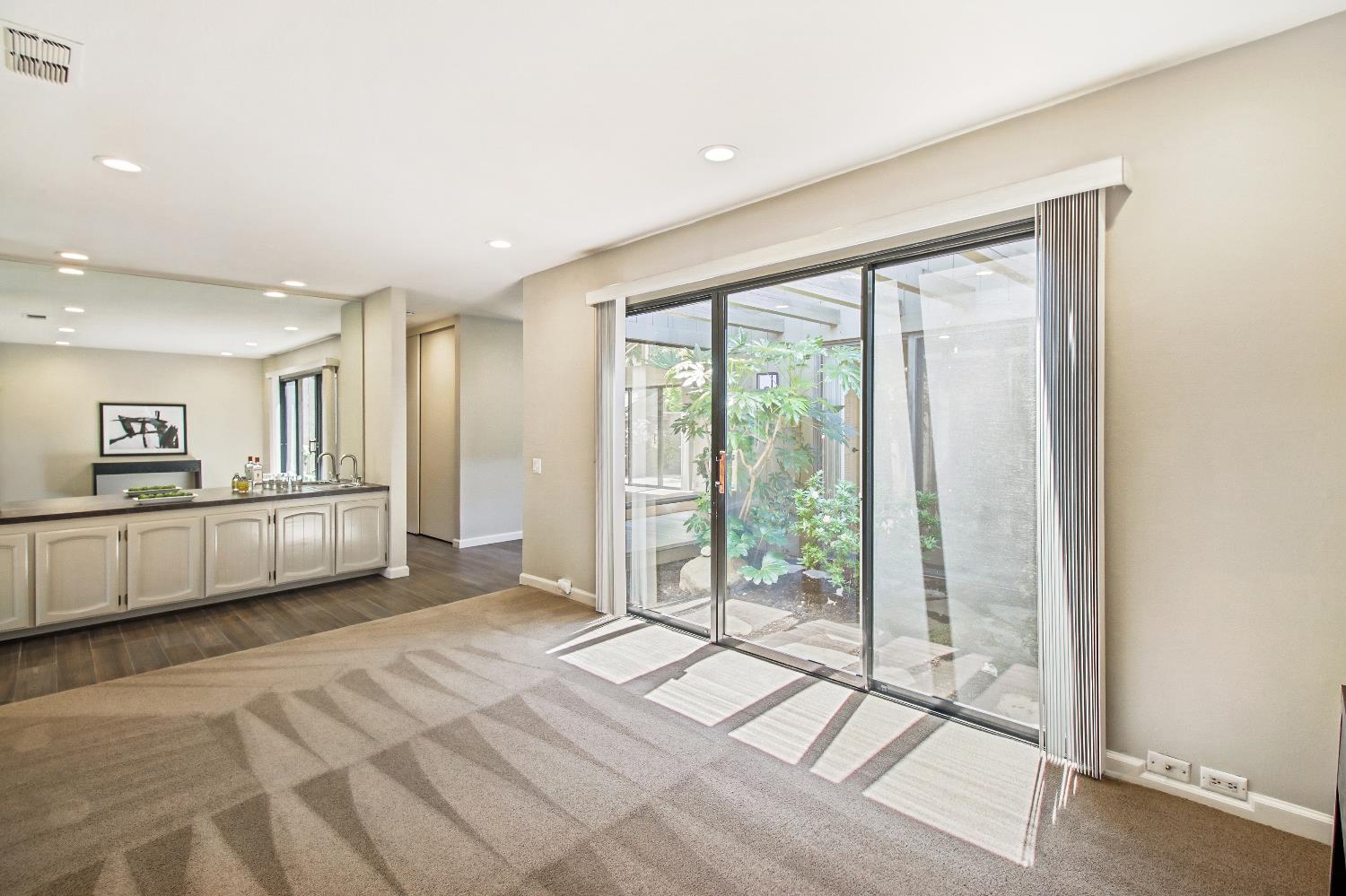 Detail Gallery Image 22 of 59 For 306 East Ranch Rd, Sacramento,  CA 95825 - 2 Beds | 2 Baths