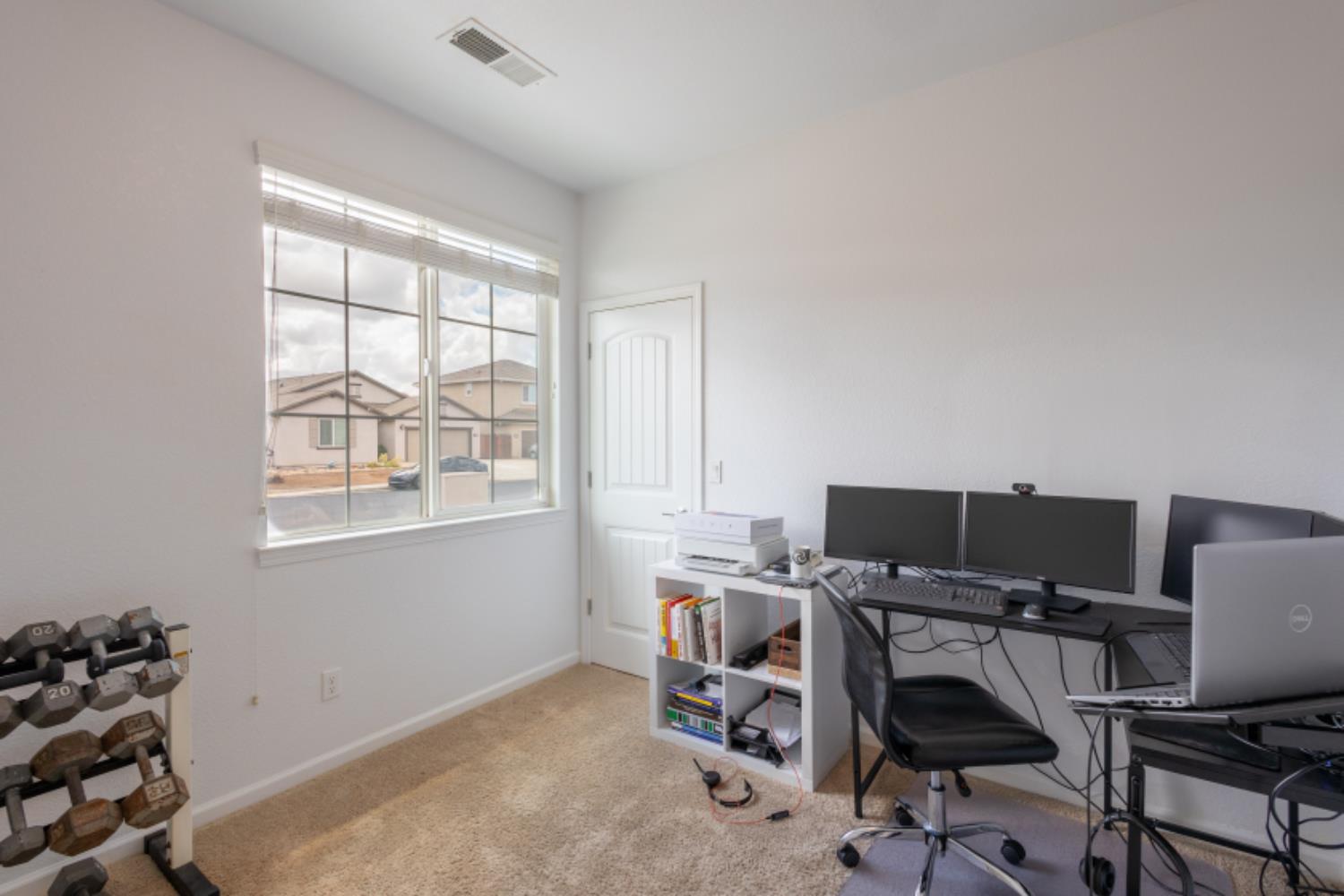 Ballinger Drive, Sacramento, California image 23