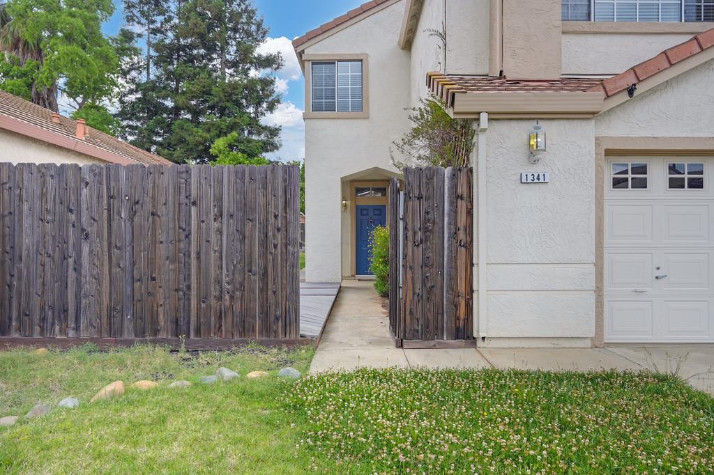 Detail Gallery Image 5 of 78 For 1341 Trevor Ct, Roseville,  CA 95678 - 4 Beds | 2/1 Baths