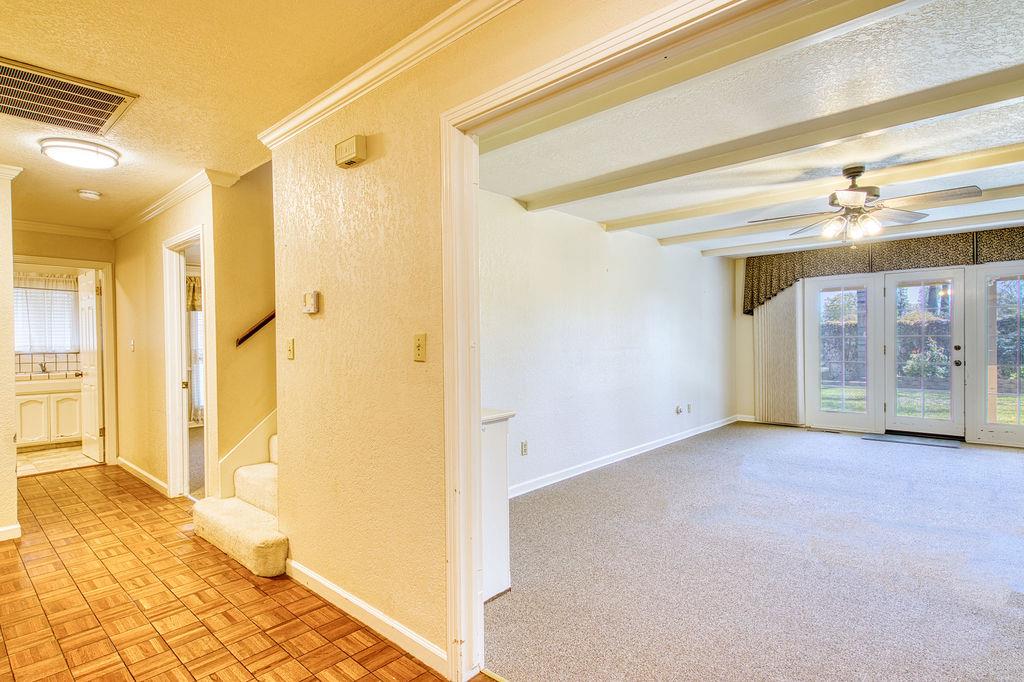 Detail Gallery Image 7 of 41 For 3100 Bridle Path Ln, Modesto,  CA 95356 - 3 Beds | 2/1 Baths