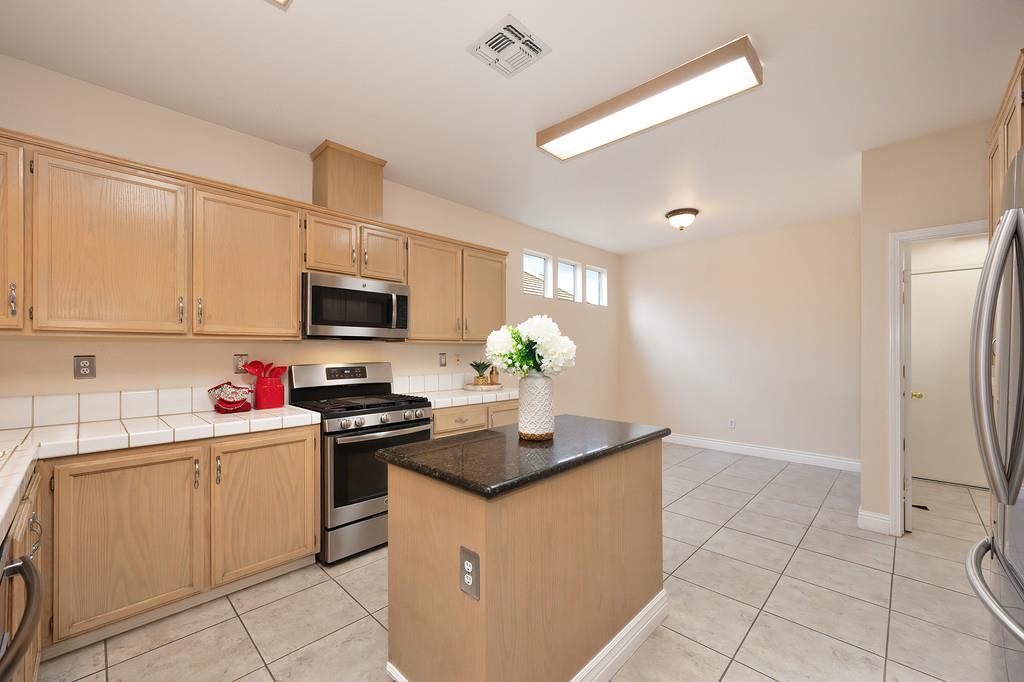 Detail Gallery Image 30 of 78 For 1341 Trevor Ct, Roseville,  CA 95678 - 4 Beds | 2/1 Baths