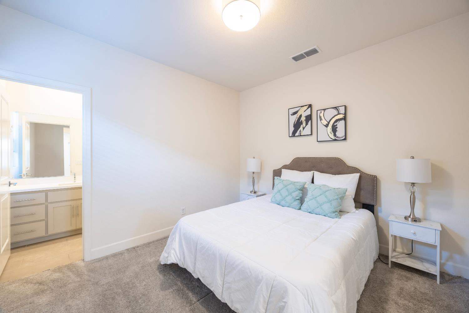 Detail Gallery Image 15 of 66 For 1719 Flora Way, Tracy,  CA 95376 - 4 Beds | 3/1 Baths