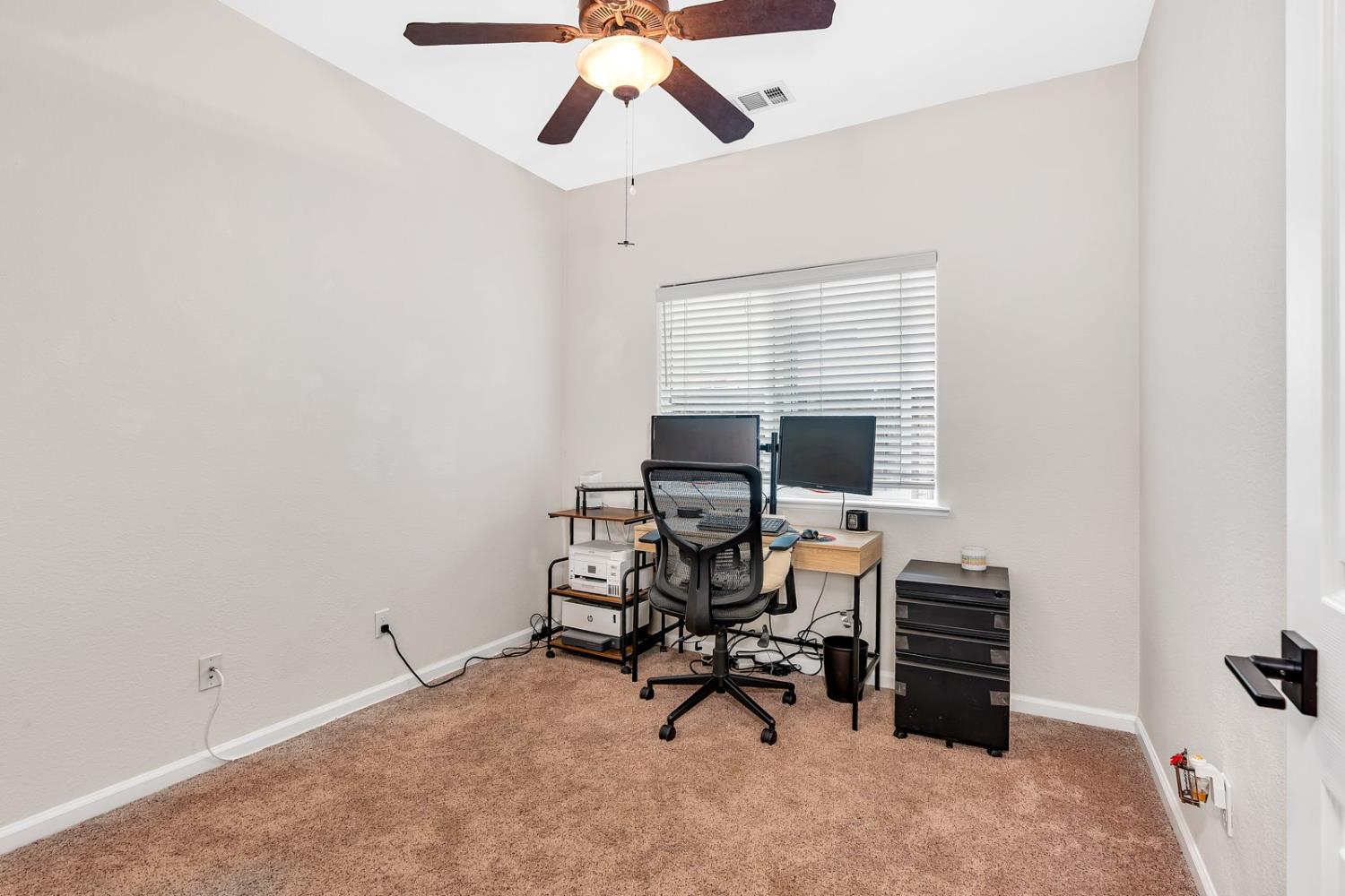 Detail Gallery Image 28 of 48 For 3008 La Vina Cir, Los Banos,  CA 93635 - 3 Beds | 2 Baths