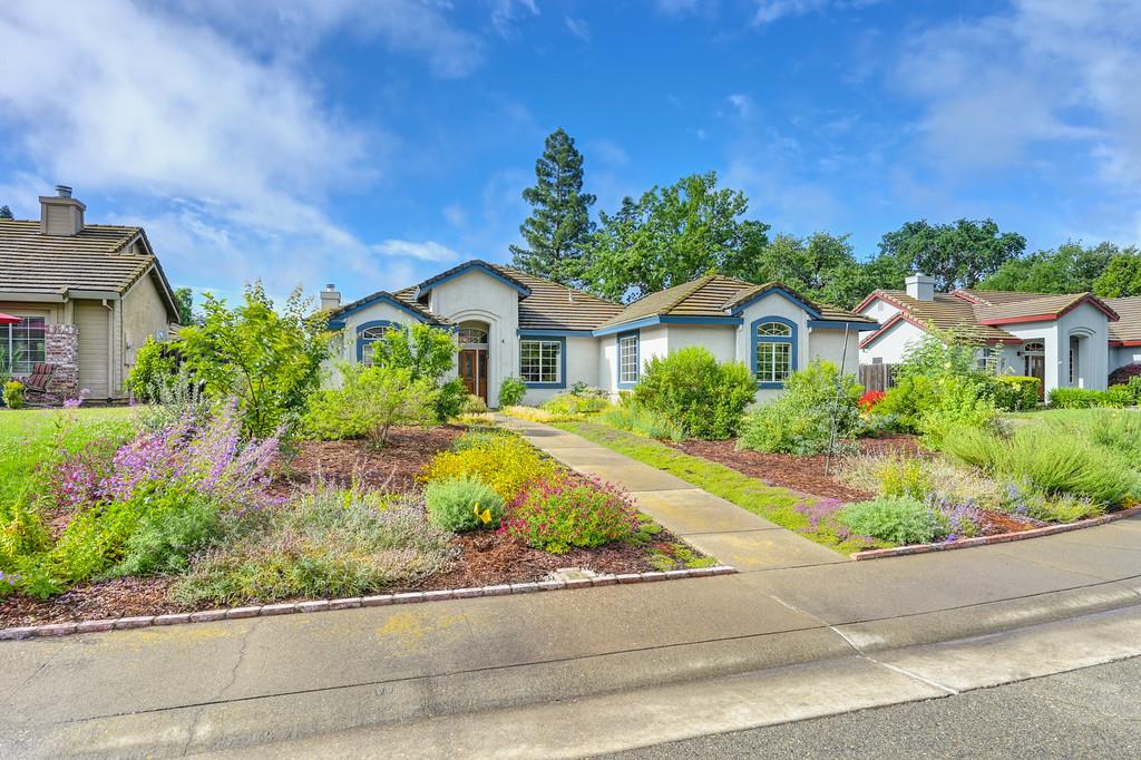 Detail Gallery Image 4 of 46 For 8958 Augustine Ct, Orangevale,  CA 95662 - 3 Beds | 2 Baths