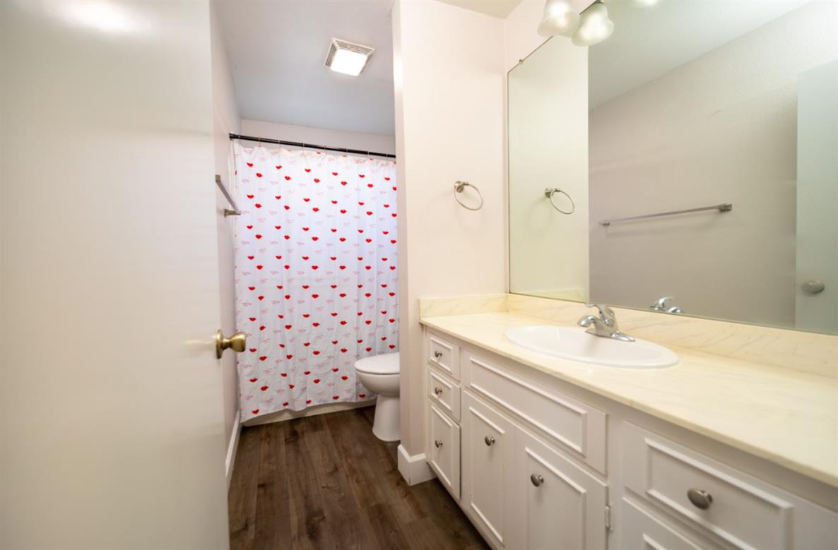 Detail Gallery Image 8 of 25 For 2253 Newbury Cir, Lodi,  CA 95240 - 3 Beds | 2 Baths
