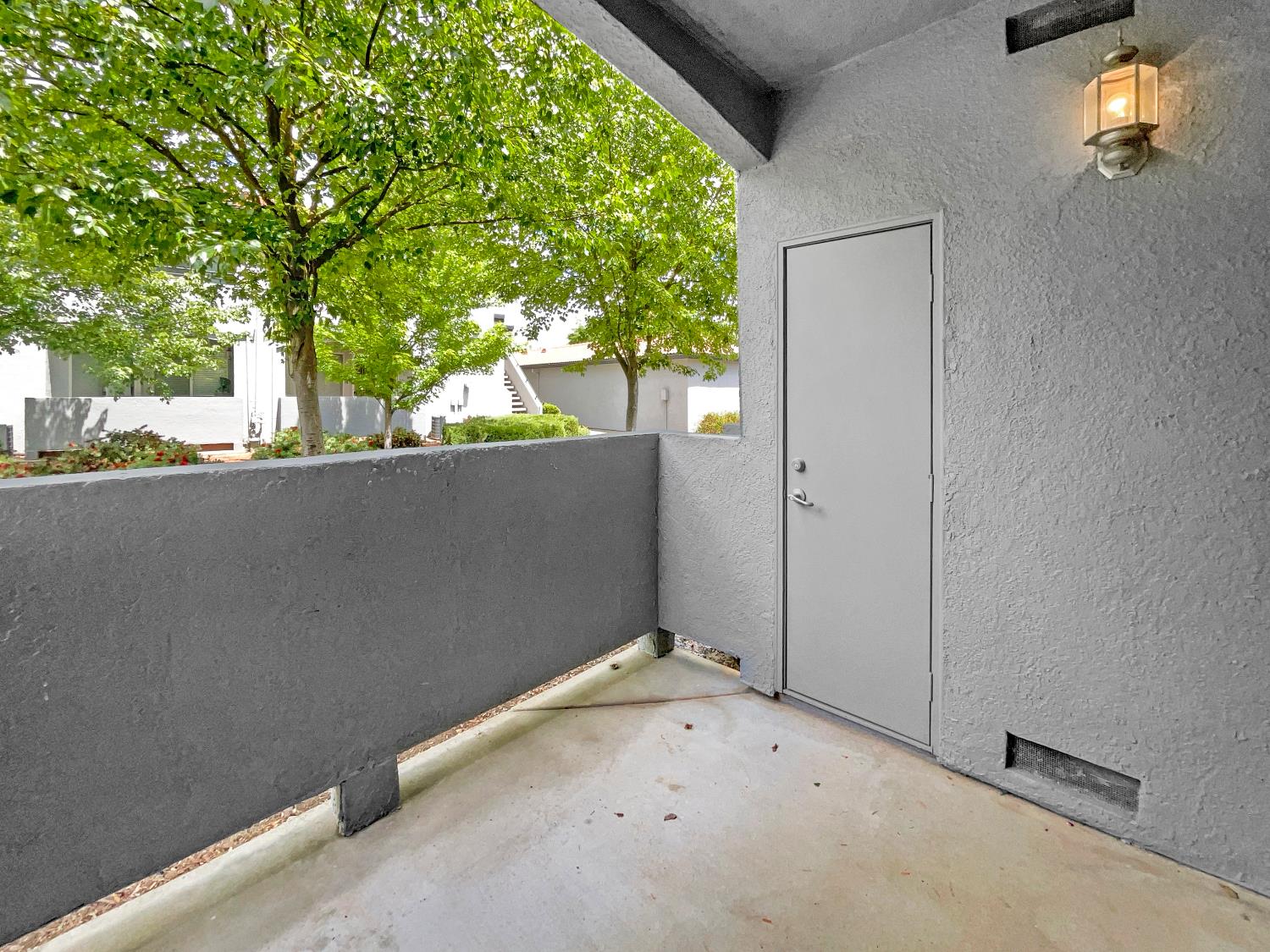 Detail Gallery Image 18 of 20 For 5201 Laguna Oaks Dr #5,  Elk Grove,  CA 95758 - 1 Beds | 1 Baths
