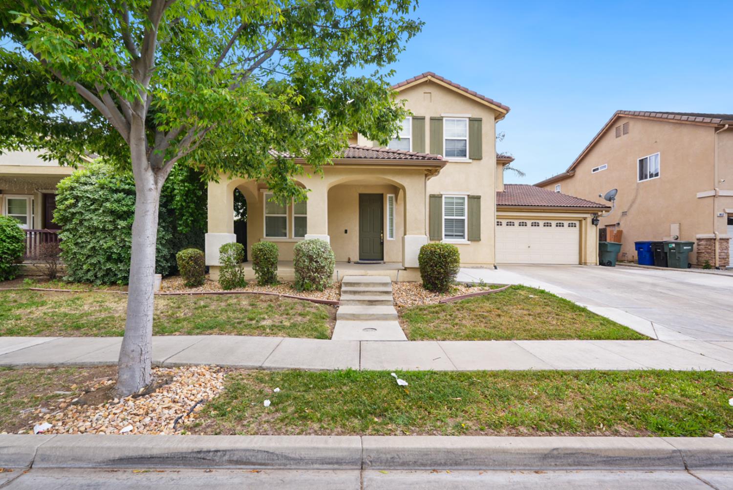 Detail Gallery Image 1 of 36 For 1408 Mendocino Creek Dtive, Patterson,  CA 95363 - 5 Beds | 3/1 Baths