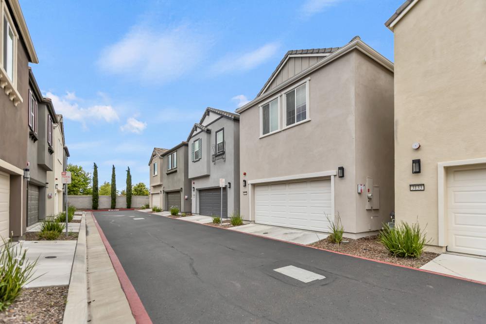 Tanager Court, West Sacramento, California image 40
