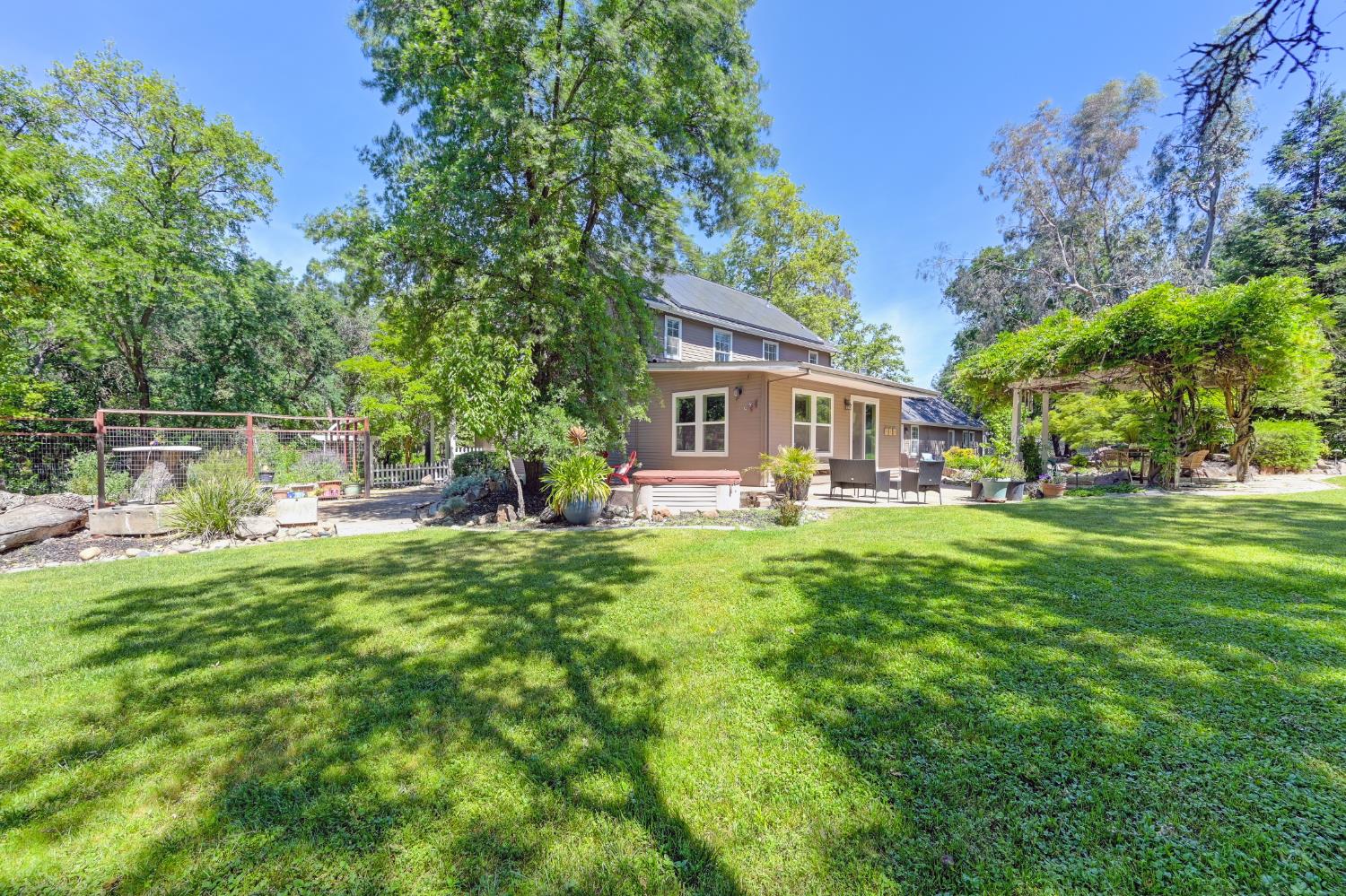 Detail Gallery Image 55 of 92 For 3710 Sutter Hill Ln, Carmichael,  CA 95608 - 4 Beds | 3/1 Baths