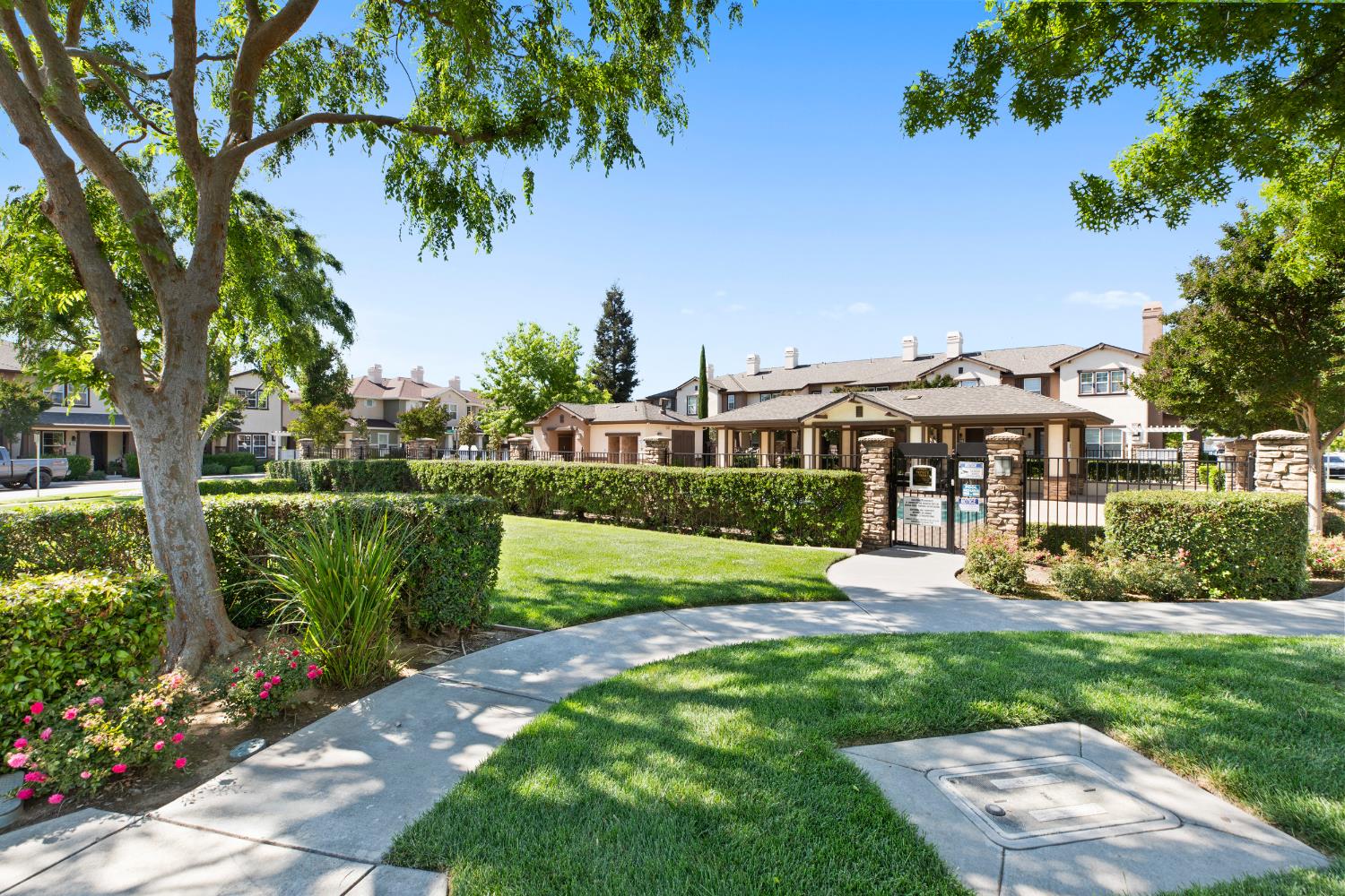Detail Gallery Image 2 of 44 For 980 Silver Spur Cir #43,  Oakdale,  CA 95361 - 3 Beds | 2/1 Baths