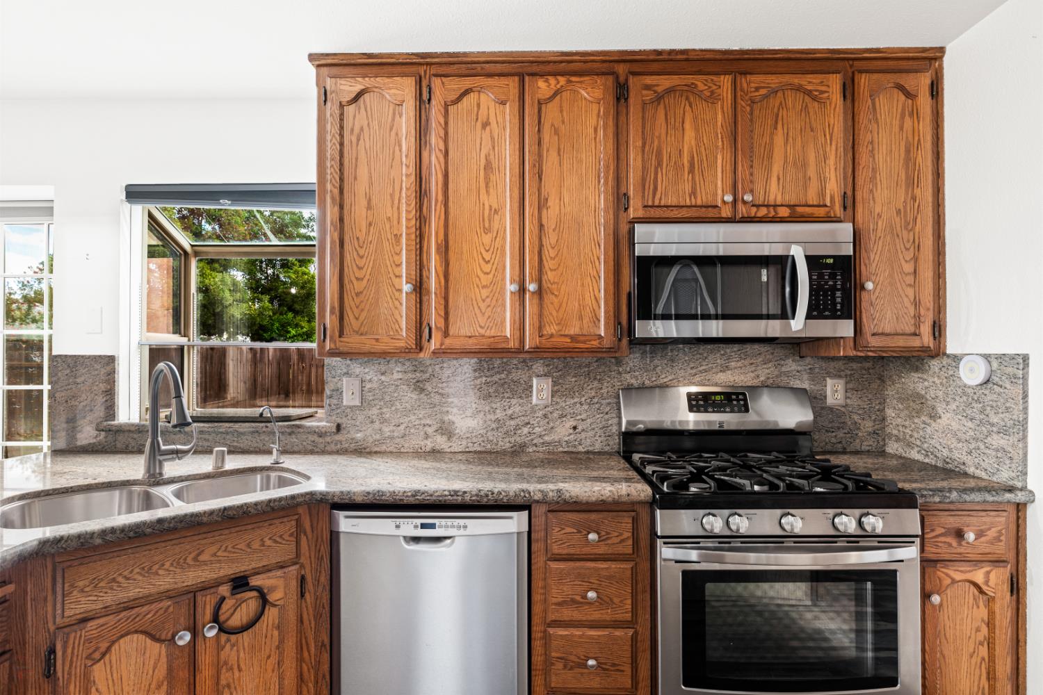 Detail Gallery Image 27 of 69 For 839 Cobblestone, Ripon,  CA 95366 - 4 Beds | 3 Baths