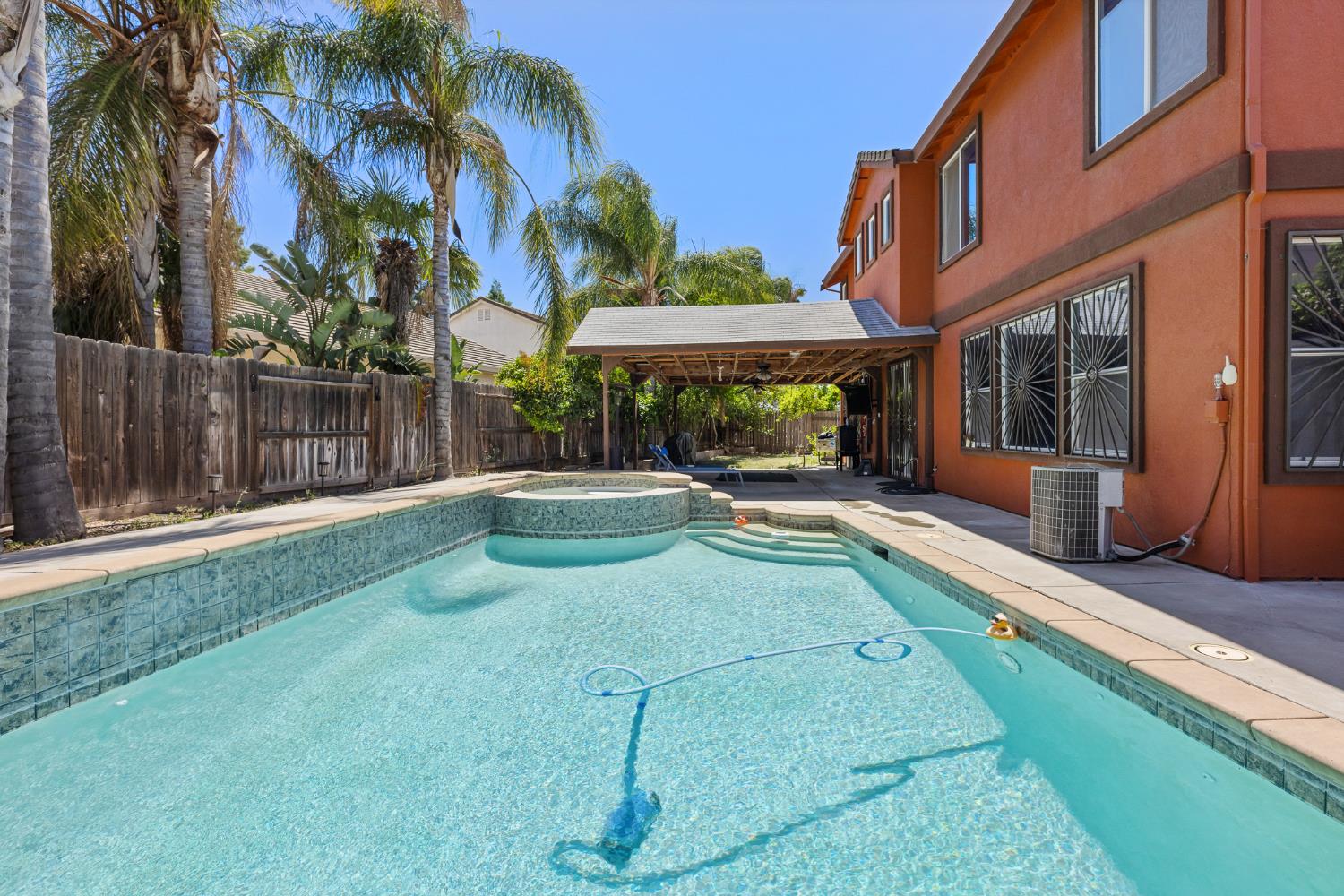 Massimo Circle, Stockton, California image 35