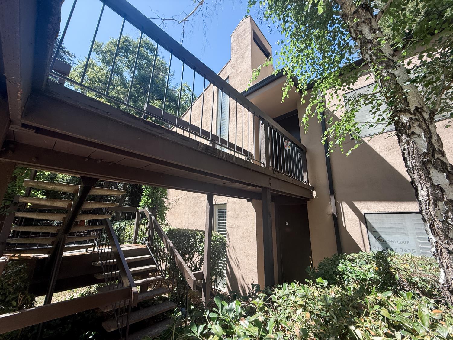Detail Gallery Image 1 of 17 For 613 Woodside Sierra #5,  Sacramento,  CA 95825 - 1 Beds | 1 Baths
