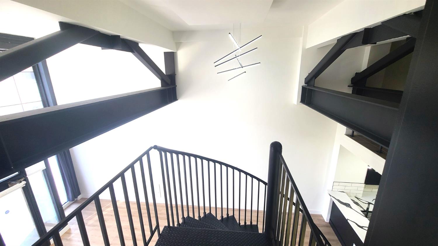 Detail Gallery Image 28 of 37 For 330 13th St 1a,  Oakland,  CA 94612 - 1 Beds | 1/1 Baths