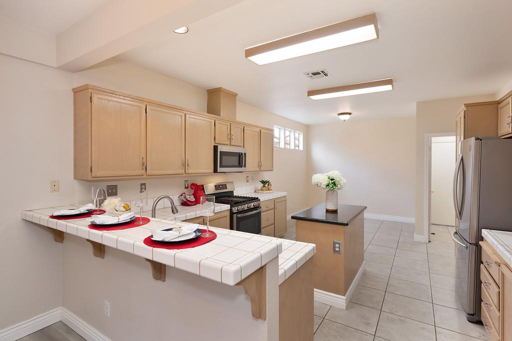 Detail Gallery Image 35 of 78 For 1341 Trevor Ct, Roseville,  CA 95678 - 4 Beds | 2/1 Baths