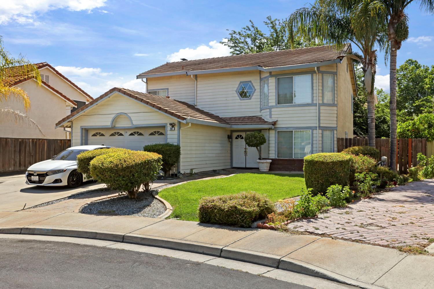 Detail Gallery Image 4 of 4 For 881 Lassen Ct, Tracy,  CA 95376 - 4 Beds | 2/1 Baths