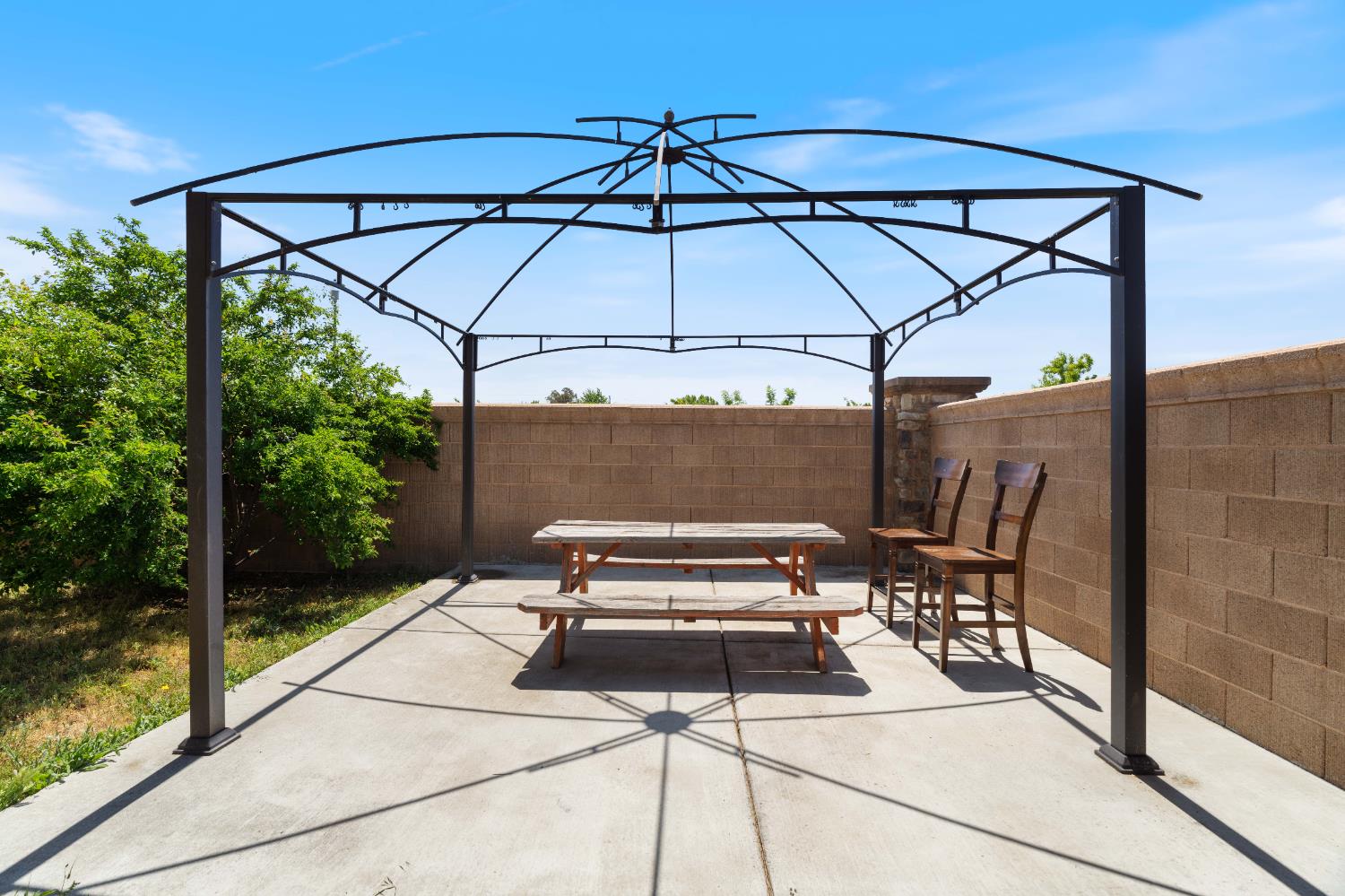 Detail Gallery Image 43 of 61 For 7753 Finnhorse Way, Sacramento,  CA 95828 - 4 Beds | 3 Baths