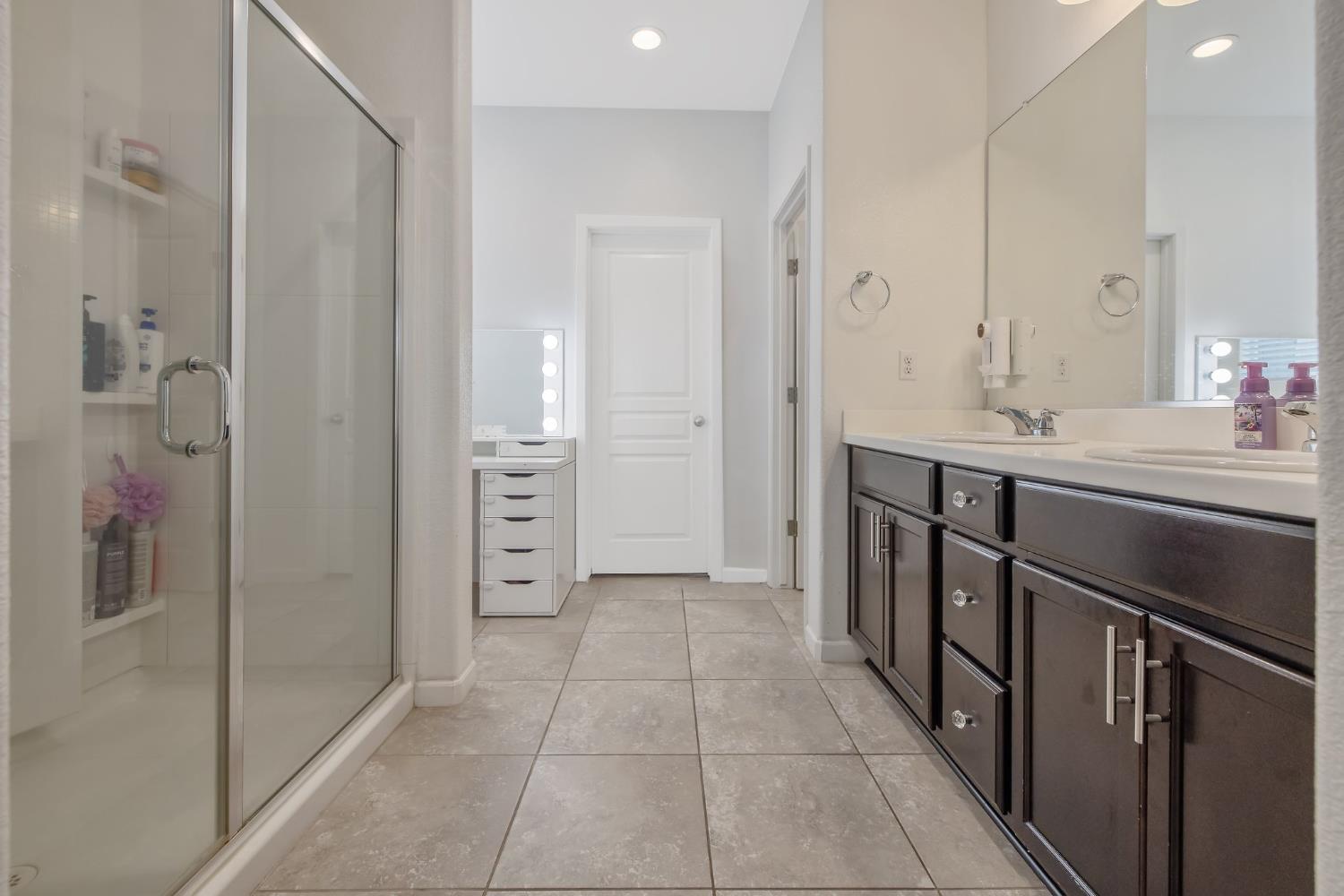 Detail Gallery Image 31 of 45 For 1066 Jade Way, Lemoore,  CA 93245 - 3 Beds | 2 Baths
