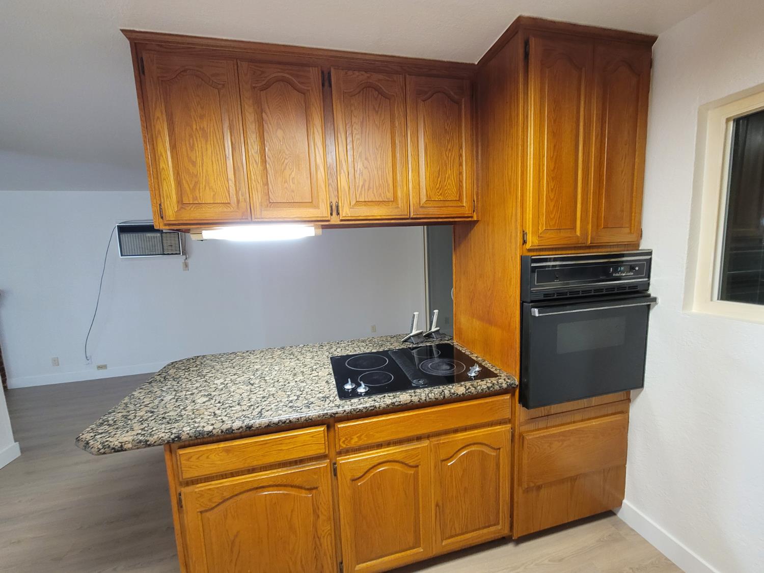 Detail Gallery Image 6 of 35 For 1408 Gregory Way, Roseville,  CA 95661 - 3 Beds | 2 Baths