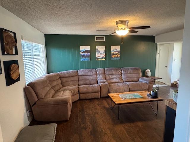 Detail Gallery Image 13 of 23 For 2548 Warrego Way, Sacramento,  CA 95826 - 4 Beds | 2 Baths