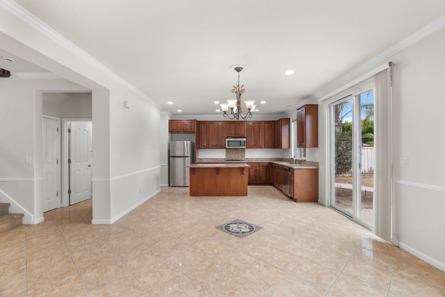 Detail Gallery Image 10 of 39 For 17636 Red Barley Ct, Lathrop,  CA 95330 - 3 Beds | 2/1 Baths