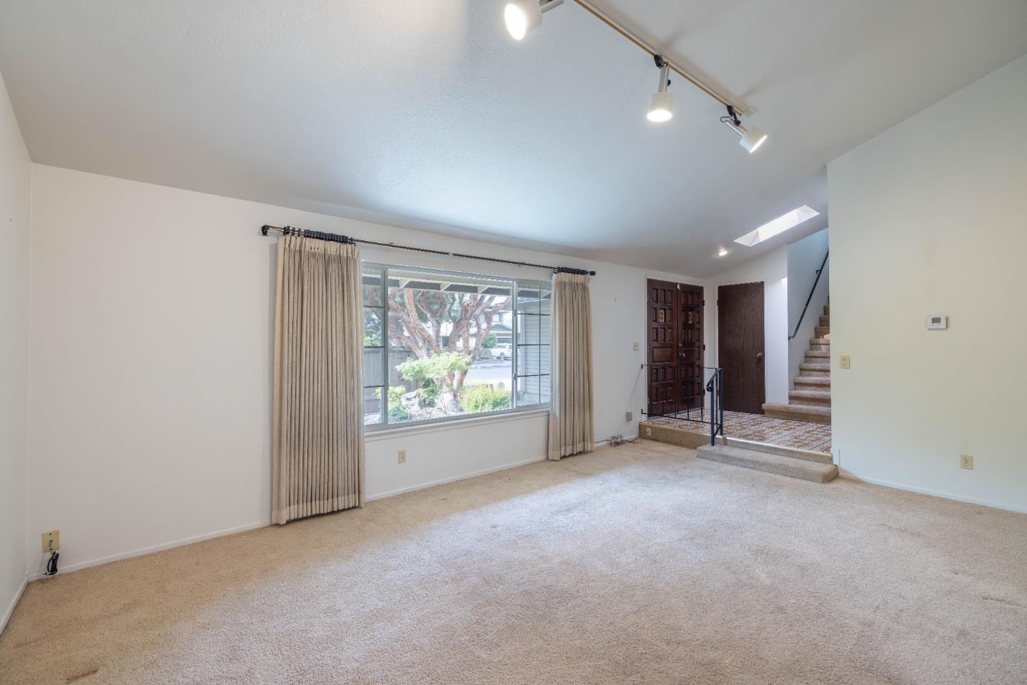 Detail Gallery Image 10 of 52 For 1917 Santa Fe Dr, Stockton,  CA 95209 - 4 Beds | 3 Baths