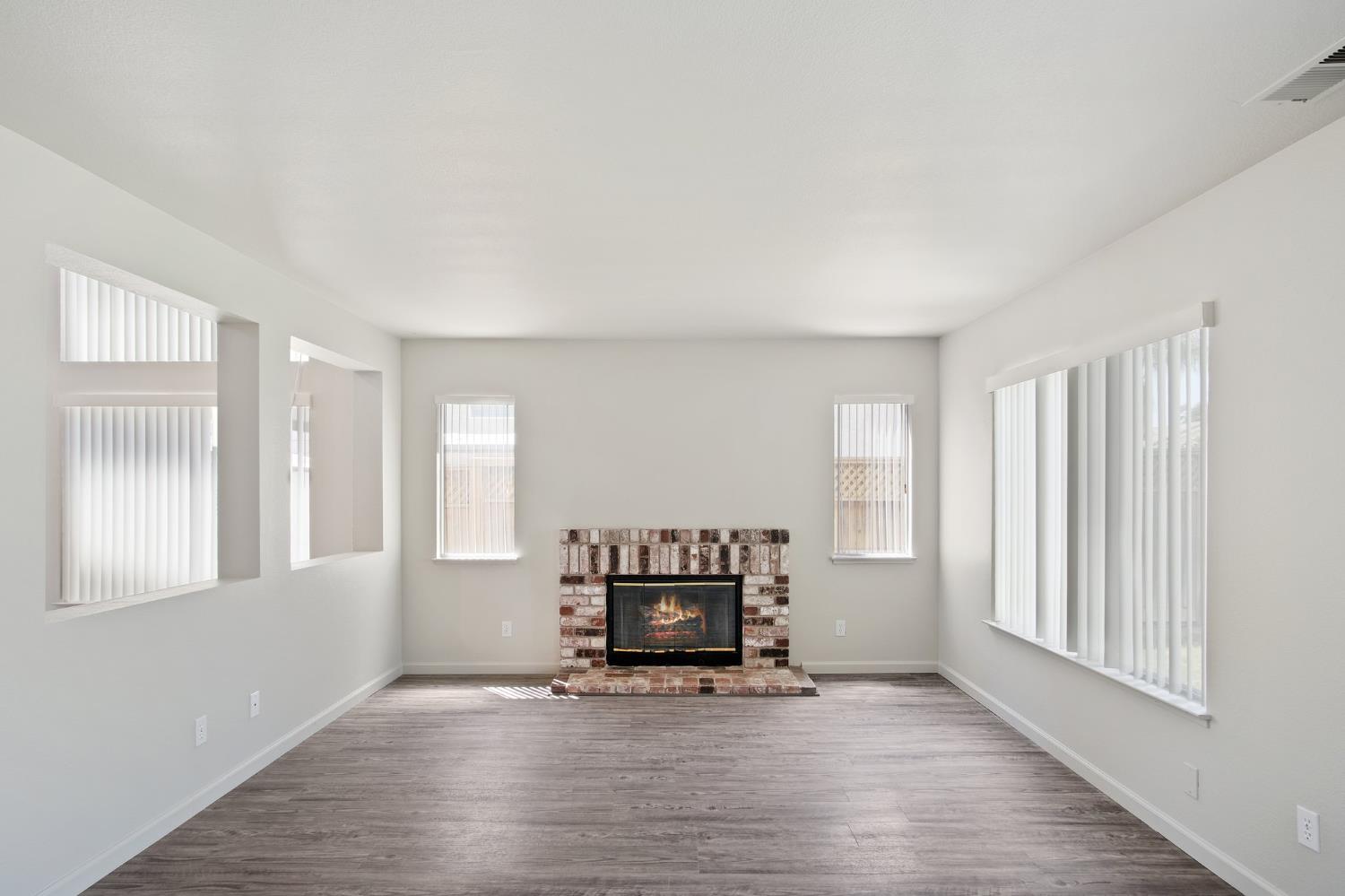 Detail Gallery Image 8 of 27 For 1243 Windham Ct, Tracy,  CA 95377 - 3 Beds | 2/1 Baths