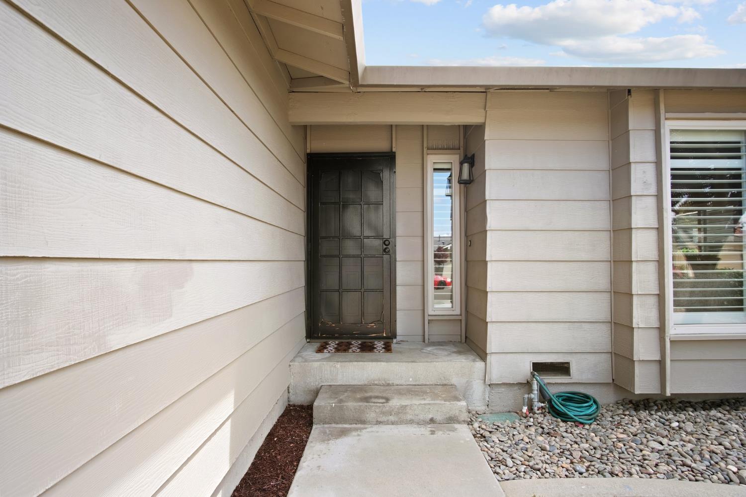Detail Gallery Image 4 of 23 For 2416 Annhurst Ave, Turlock,  CA 95382 - 3 Beds | 2 Baths