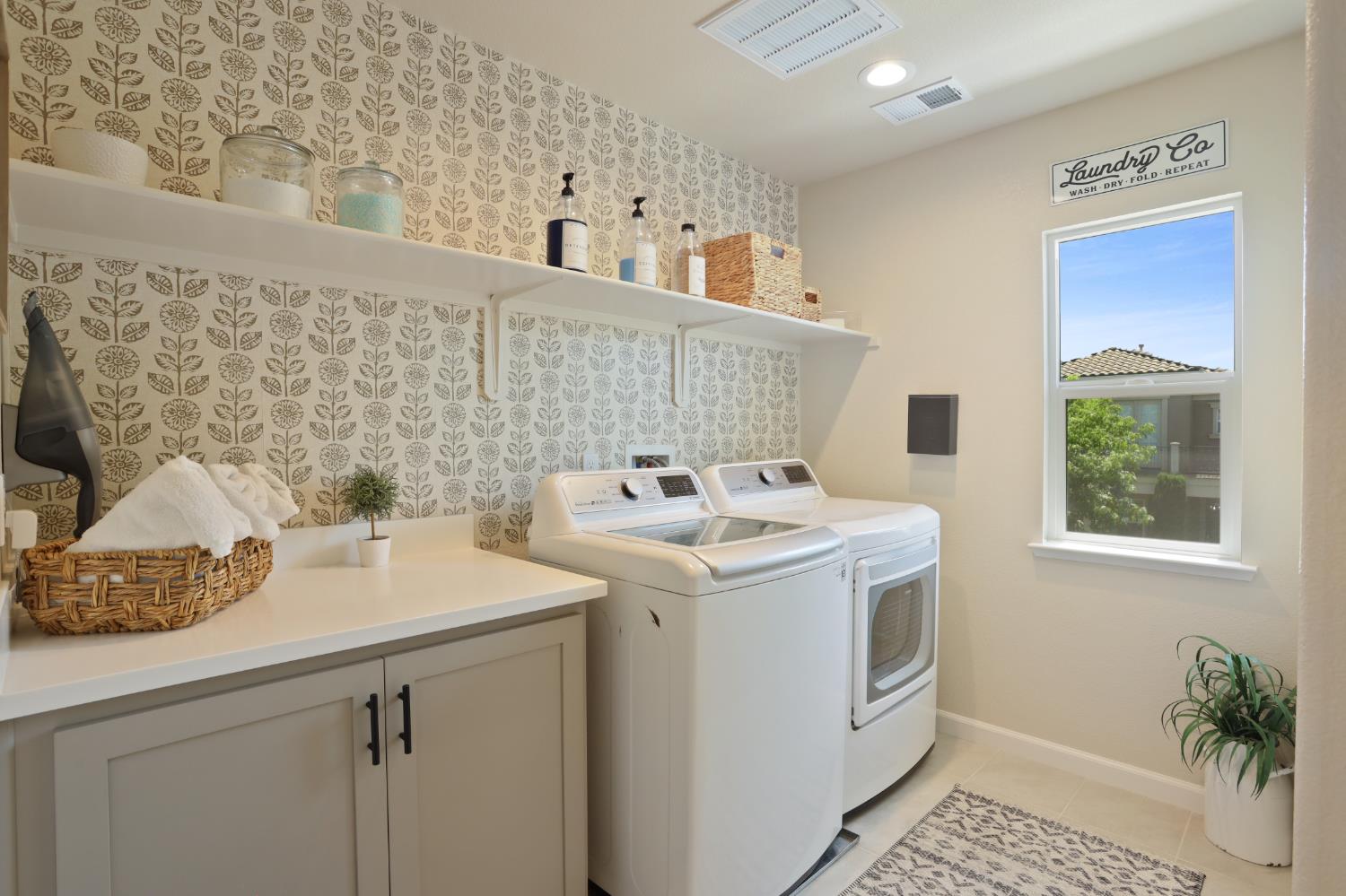 Detail Gallery Image 33 of 38 For 3921 Dedication Dr, Turlock,  CA 95382 - 3 Beds | 2/1 Baths
