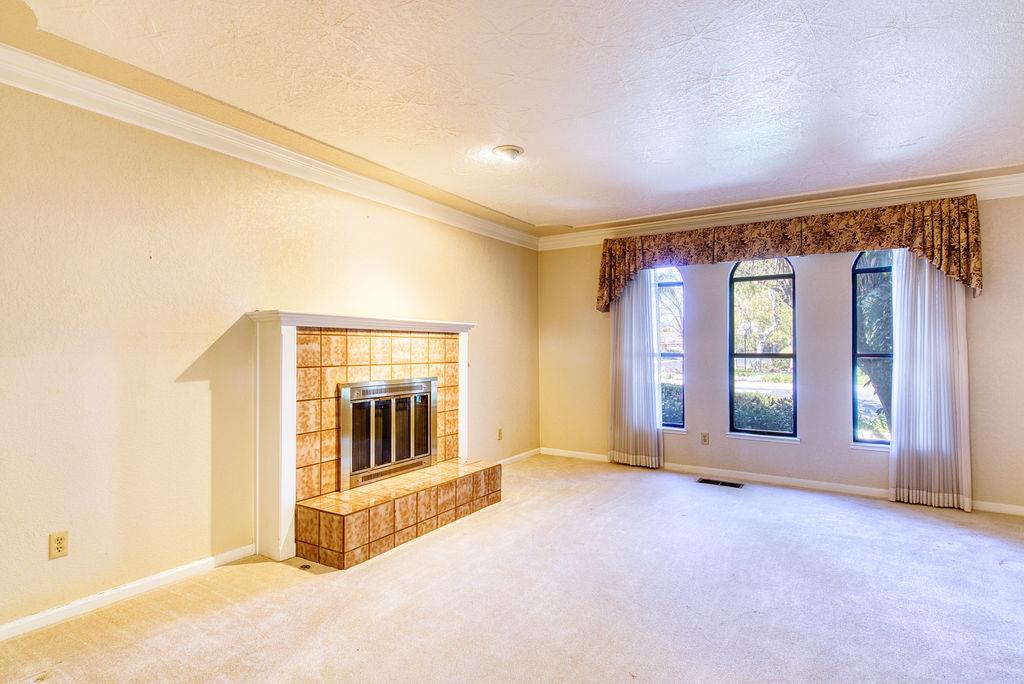 Detail Gallery Image 16 of 41 For 3100 Bridle Path Ln, Modesto,  CA 95356 - 3 Beds | 2/1 Baths