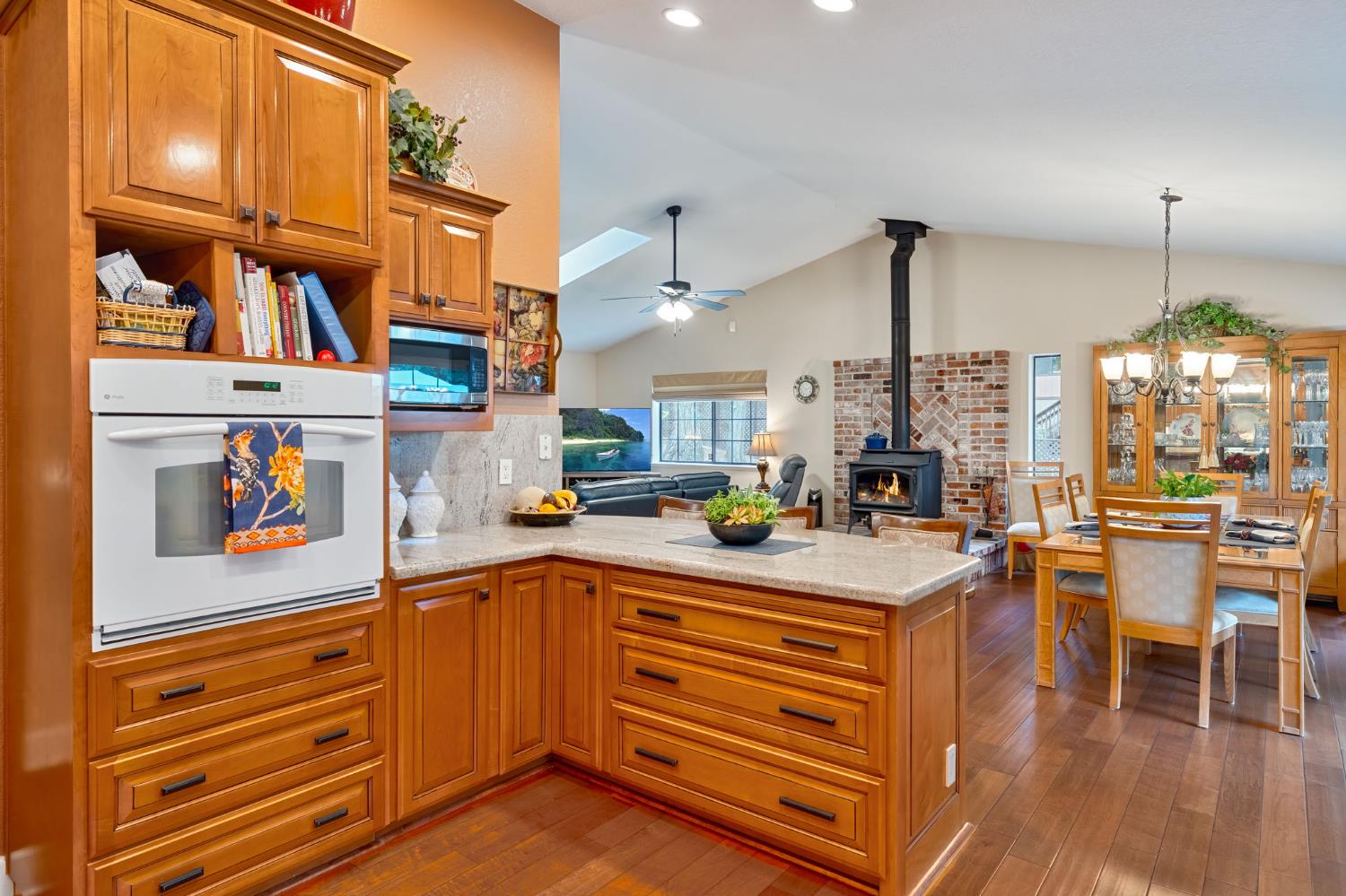 Detail Gallery Image 10 of 49 For 4038 Opal Trl, Pollock Pines,  CA 95726 - 3 Beds | 2 Baths