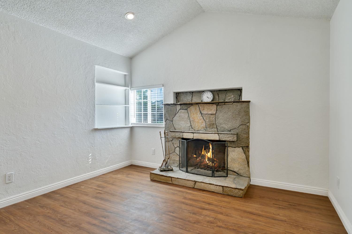 Grey Oak Court, Citrus Heights, California image 5